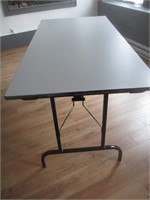 Table pliante 30'' x 60''