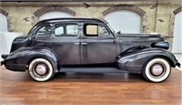 1937 Pontiac 6 Sedan w/ Coach Doors