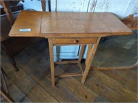 Small Oak antique drop leaf table with drawer