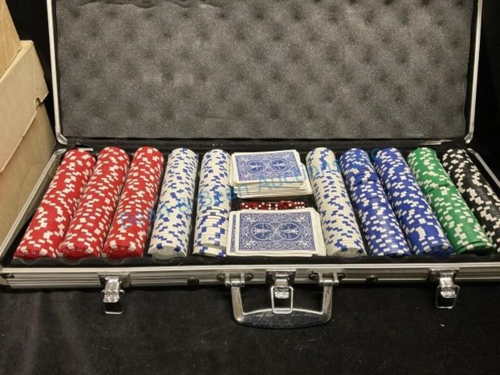 Large poker chips set in case