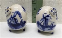 ENESCO Salt & Pepper Shakers with stoppers