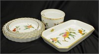 Quantity of Royal Worcester "Evesham" table wares