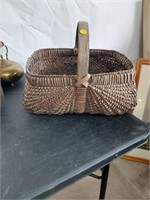 16x12in vintage splint handle basket