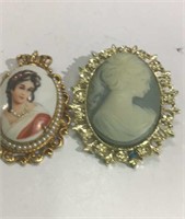 Vintage Cameo and Painted Limoges Pendant. K13D