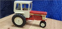 Farmall 560 nf with cab