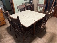 Oak Drop Leaf Kitchen Table & 5-Chairs, Table