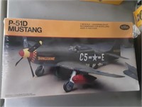 P-51D MUSTANG   VINTAGE MODEL PLANE