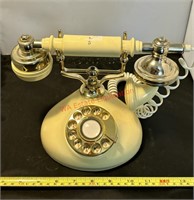 Vintage Phone (hallway)