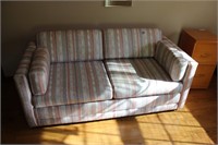 Love Seat/Hide-a-bed