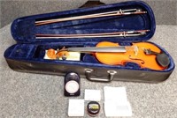 Full Size 4/4 Violin, Bows, Case & Accessories