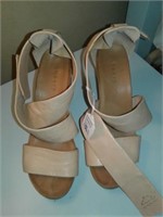 Ladies Shoes  Theory Heels Size 38 1/2