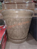 23" Lattice Planter Pot w/ Saucer