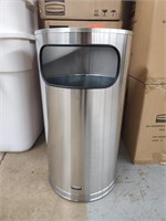 Rubbermaid 12G Metal Trash Can Silhouette & Liner