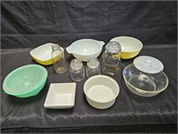 Group of vintage large Pyrex bowls, glass