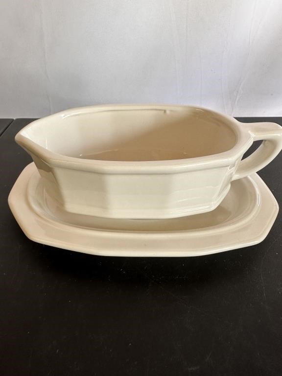 Pfaltzgraff Heritage Gravy Boat and Liner Plate