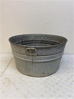 Vintage metal washtub