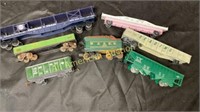 Mixed lot of 7 vintage "O" gauge railroad cars