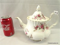 Large China Royal Albert "Lavender Rose" Tea Pot