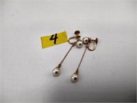 14kt Gold pearl earrrings