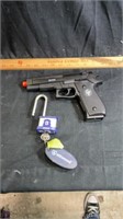 6mm BB gun & brinks lock