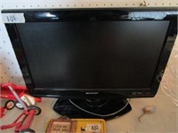 101 Sharp LC 18" Flat Screen TV