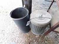 SMALL GALV TRASH CAN W/ LID