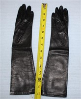 pair Duchess silk lined leather gloves unworn