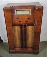 1930's Montgomery Ward Airline Radio