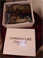 New Jordan Lee Child's camouflage boots size 5 in