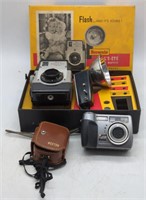 (LM) Vtg Cameras. Kodak Bull's Eye Brownie, Kodak