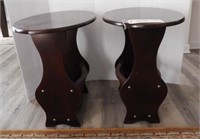 Lot #2098 - Pair of Mahogany oval end tables with