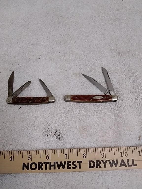 2 Small pocket knives