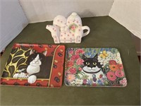 Cat platters, tea pot