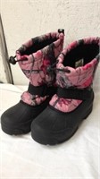 North side kids snow boots size 2 nice condition