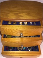 JEWELRY BOX FILLED w JEWELRY INCLUDING 14KT GOLD E