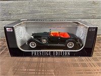 A son Prestige 1/18 1934 Packard Diecast Car