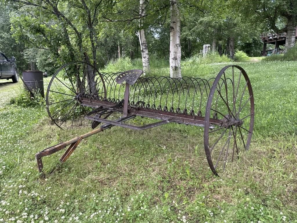 Antique tractor Hay rake