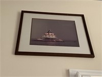 Framed lighthouse pic