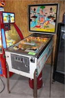 William's Lady Luck Pinball Machine, NEEDS REPAIR
