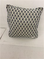 (3x bid) New throw pillow