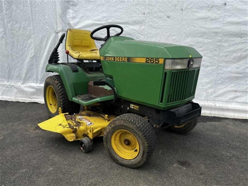 John Deere 265 Riding Tractor