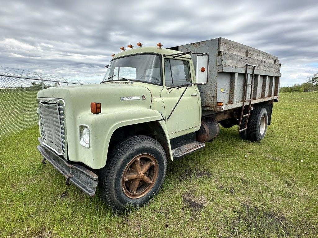 1975 International LoneStar Gravel Truck