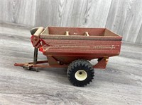 J&M Custom Muddy 875 Grain Cart, 1/32