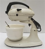 Vintage Model 3200 Dormeyer electric food mixer