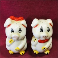 Ceramic Pigs Salt & Pepper Shakers (Vintage)