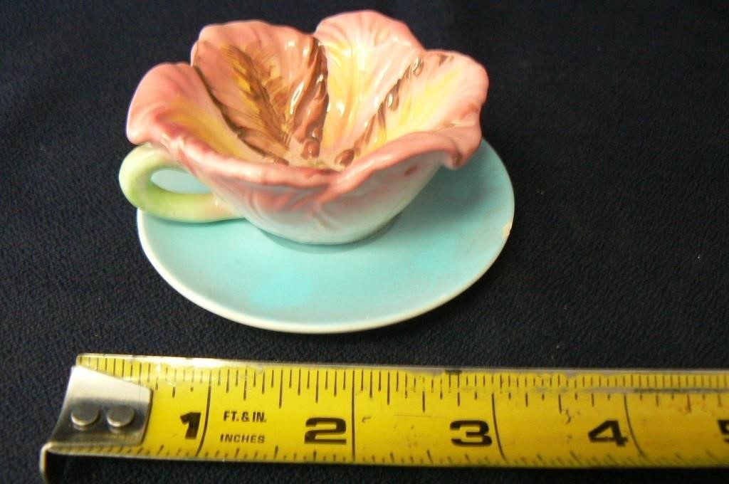 SMALL FLOWER DECORATIVE CUP AND SAUCER