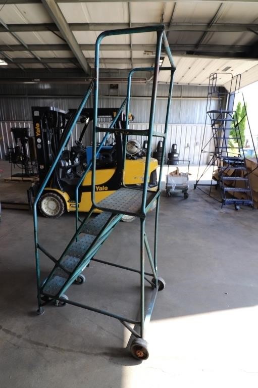 5 Step Rolling Warehouse Ladder
