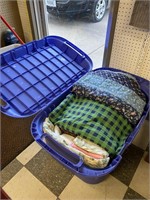 BLANKETS - SHEETS IN TOTE W/ HINGED LID