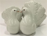 Lladro Porcelain Doves Sculpture