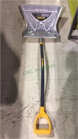 New True temper snow shovel, new with tags, great